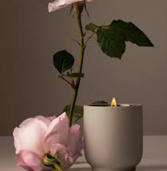 DIY Rose Petels Candle